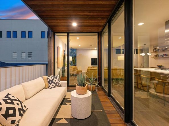 1010 W 10th ST 102, Austin TX 78703