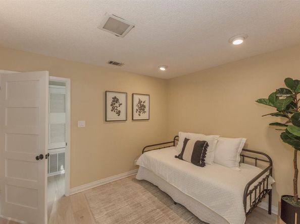3809 Wyldwood RD, Austin TX 78739