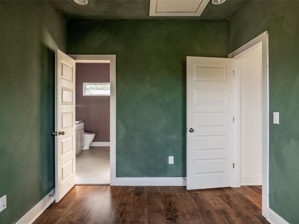 3007 E 12th ST 4, Austin TX 78702