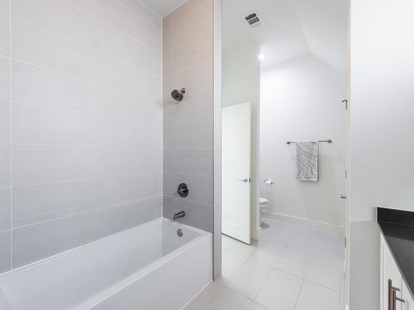 712 Cardinal LN A, Austin TX 78704