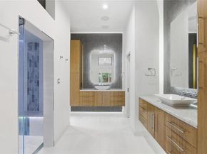6513 Way LN, Austin TX 78739