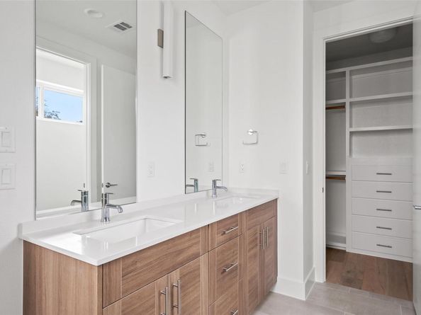 900 S 2nd ST 21, Austin TX 78704
