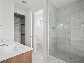 900 S 2nd ST 21, Austin TX 78704