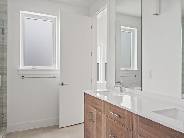 900 S 2nd ST 21, Austin TX 78704