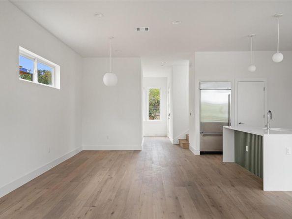 900 S 2nd ST 21, Austin TX 78704
