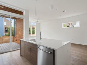 900 S 2nd ST 21, Austin TX 78704