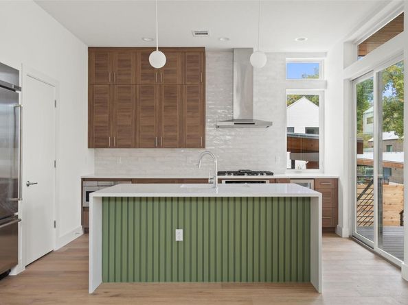 900 S 2nd ST 21, Austin TX 78704