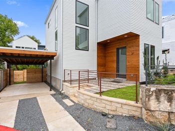 900 S 2nd ST