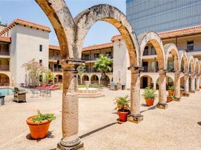505 W 7th ST 102, Austin TX 78701