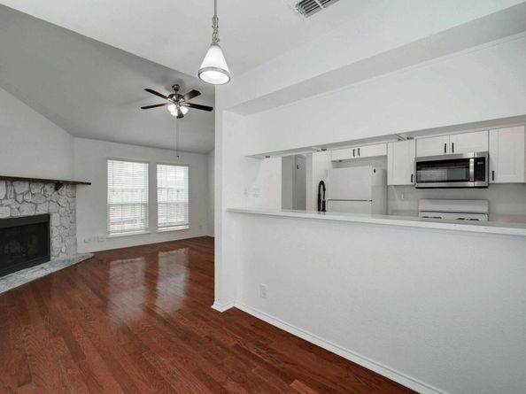 913 Sirocco DR A & B, Austin TX 78745