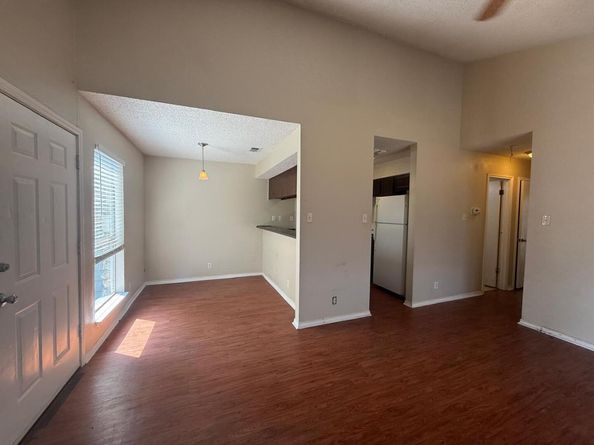 913 Sirocco DR A & B, Austin TX 78745