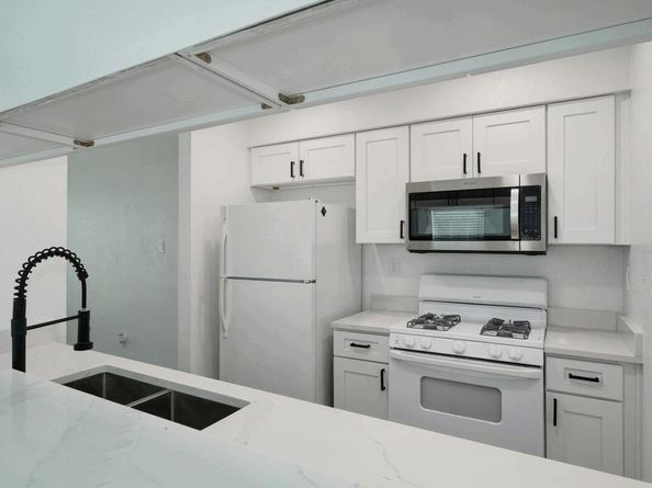 913 Sirocco DR A & B, Austin TX 78745
