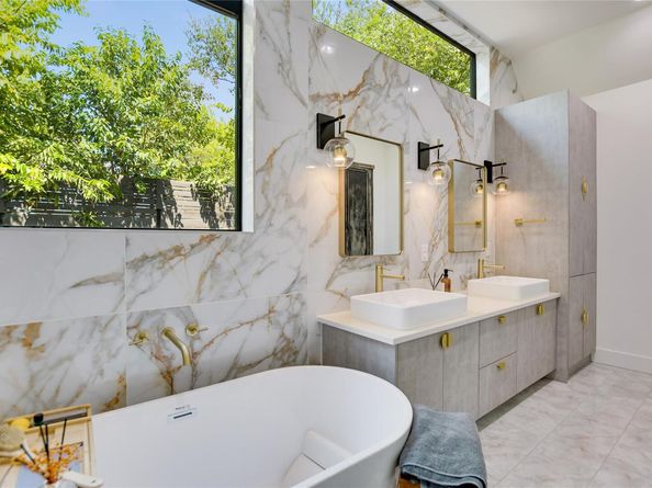 7810 Hardy DR, Austin TX 78757