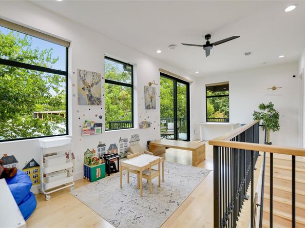 7810 Hardy DR, Austin TX 78757