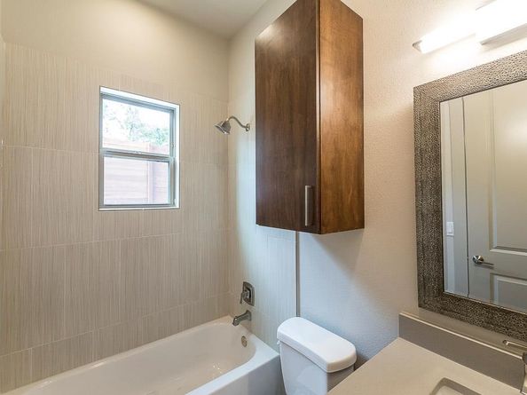 2501 E 9th ST, Austin TX 78702