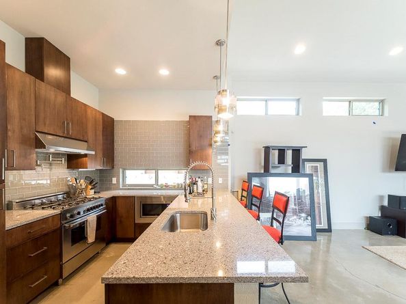 2501 E 9th ST, Austin TX 78702