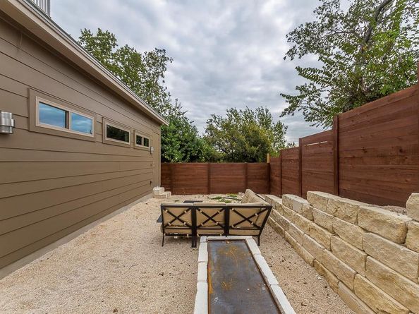 2501 E 9th ST, Austin TX 78702