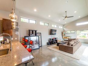 2501 E 9th ST, Austin TX 78702