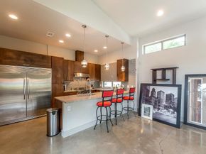 2501 E 9th ST, Austin TX 78702