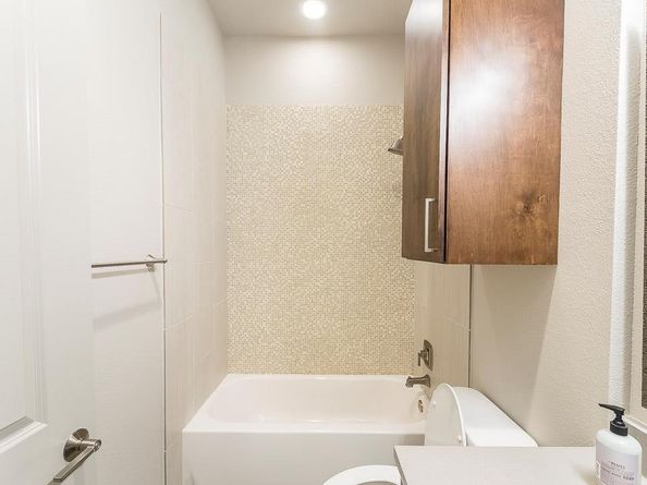 2501 E 9th ST, Austin TX 78702