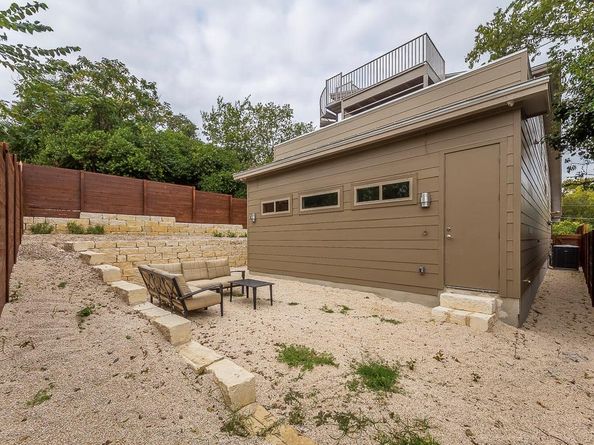 2501 E 9th ST, Austin TX 78702