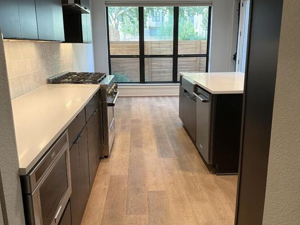 2707 Dulce LN 16, Austin TX 78704
