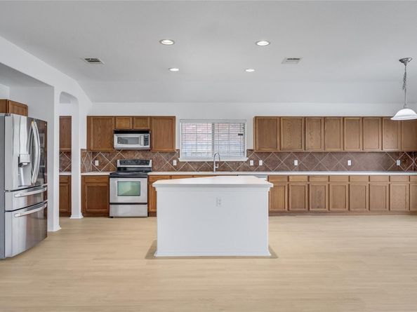 19700 San Chisolm DR, Round Rock TX 78664