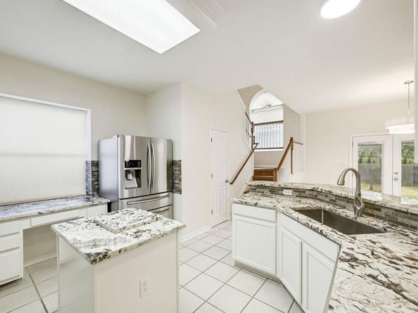 5859 Lomita Verde Cir, Austin TX 78749