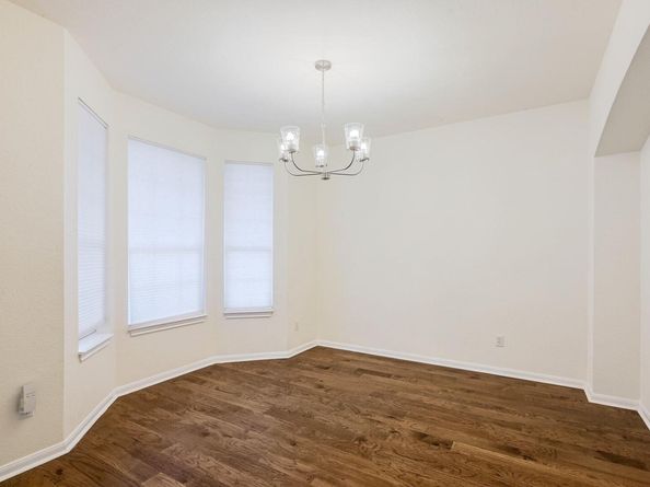 5859 Lomita Verde Cir, Austin TX 78749