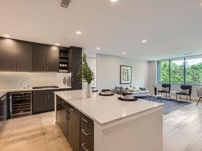 900 S 1st ST 212, Austin TX 78704
