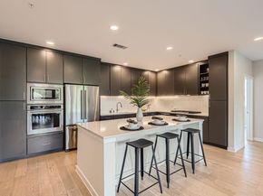 900 S 1st ST 212, Austin TX 78704