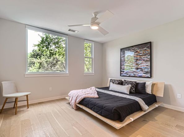 900 S 1st ST 212, Austin TX 78704