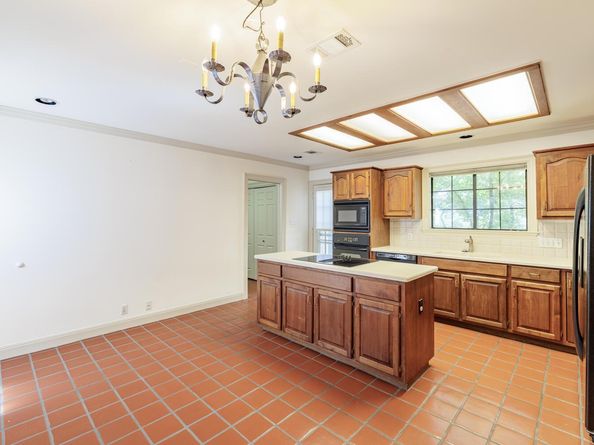 6507 Staghorn CV, Austin TX 78759