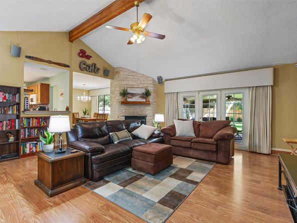 9112 Hazelhurst DR, Austin TX 78729