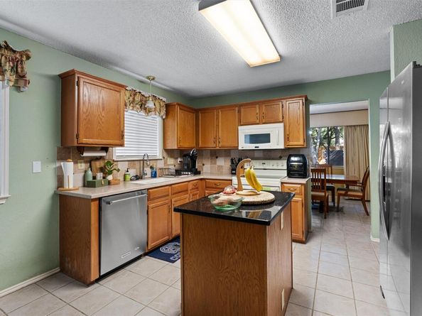 9112 Hazelhurst DR, Austin TX 78729