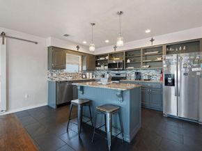 156 Lakefront DR, Point Venture TX 78645