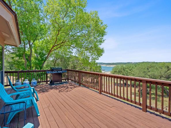 156 Lakefront DR, Point Venture TX 78645