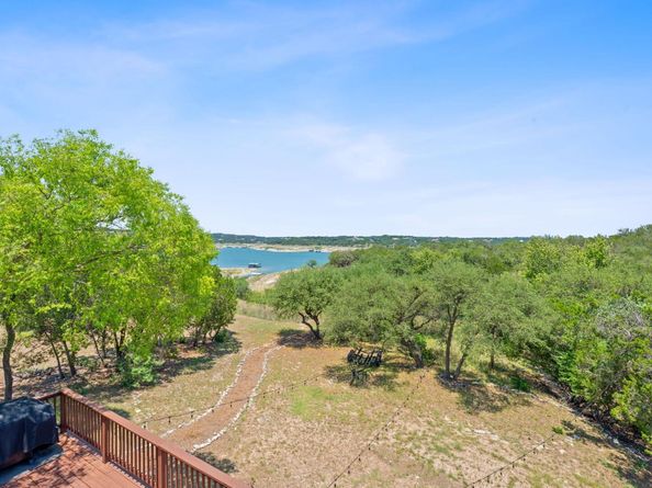156 Lakefront DR, Point Venture TX 78645