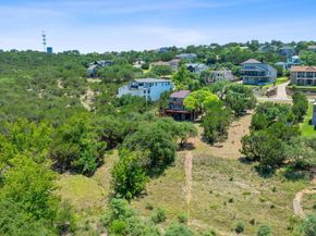 156 Lakefront DR, Point Venture TX 78645