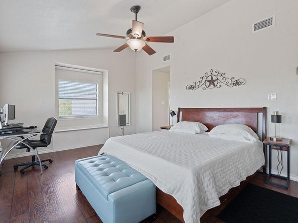 156 Lakefront DR, Point Venture TX 78645