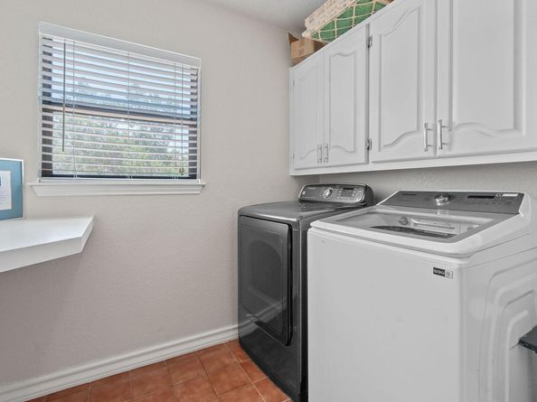 156 Lakefront DR, Point Venture TX 78645
