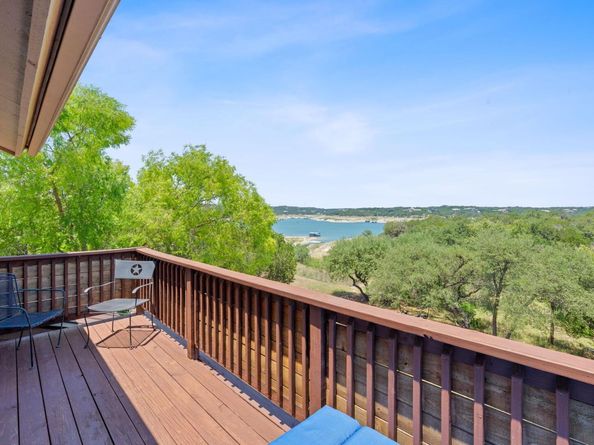 156 Lakefront DR, Point Venture TX 78645