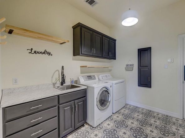 9902 Scenic Bluff DR, Austin TX 78733