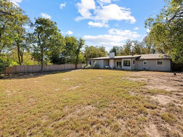 1006 Hollybluff ST, Austin TX 78753