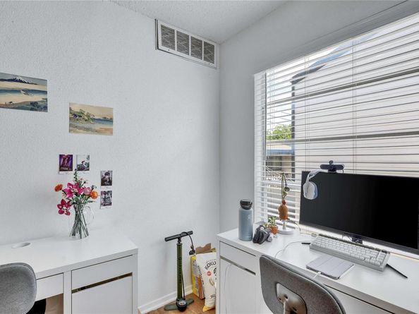 2803 Hemphill PARK B106, Austin TX 78705