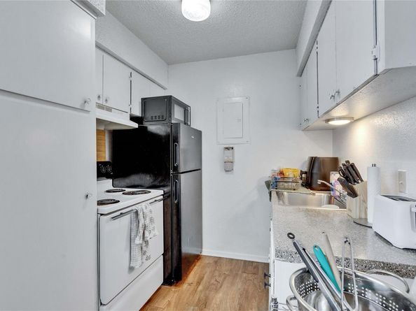 2803 Hemphill PARK B106, Austin TX 78705