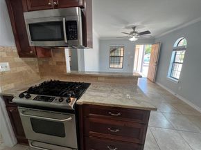 407 E 45th ST 108, Austin TX 78751