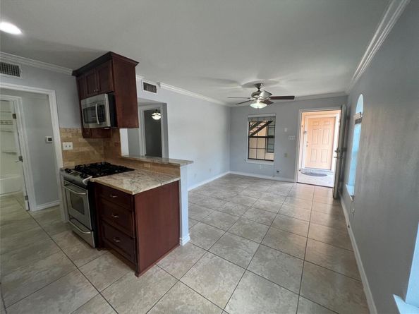 407 E 45th ST 108, Austin TX 78751