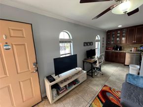 407 E 45th ST 108, Austin TX 78751