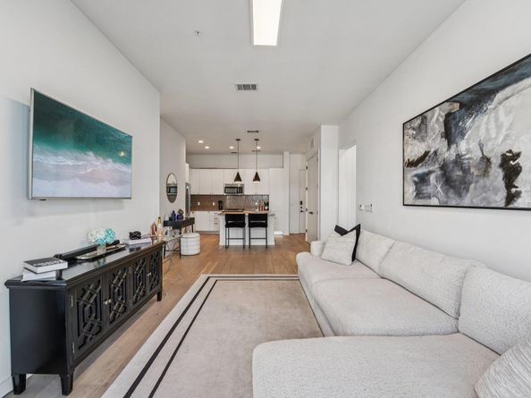 800 Embassy DR 429, Austin TX 78702